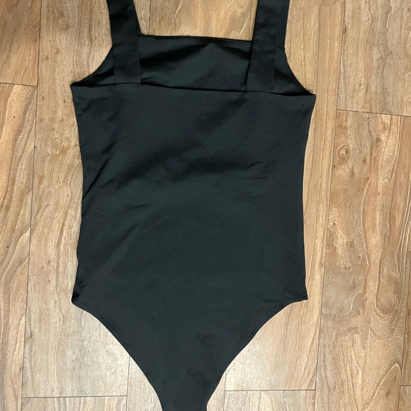 ReoRia Classic Black Bodysuit - Picture 4 of 6